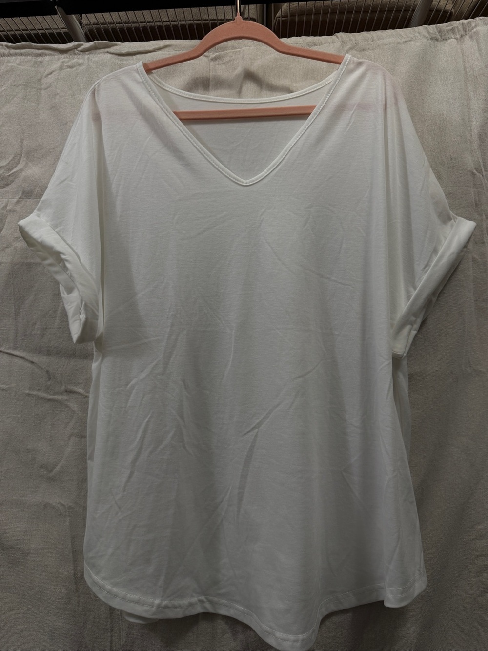 SHEIN White V-Neck Short Sleeve Tee
